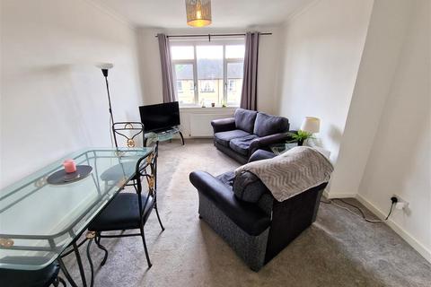 2 bedroom apartment to rent, Carmuirs Avenue, Camelon, Falkirk