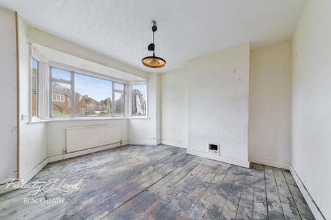 6 Ashridge Crescent, London, SE18 3EB