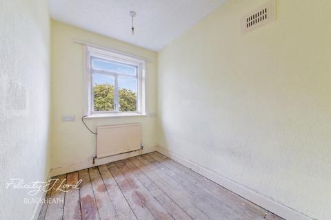 6 Ashridge Crescent, London, SE18 3EB