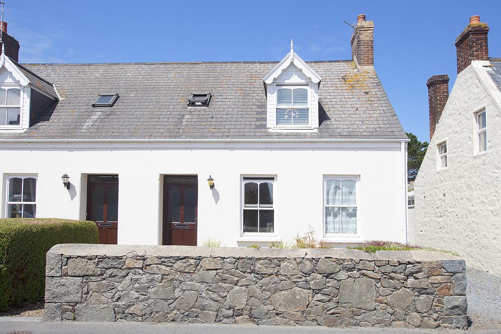 2 La Moye Cottages, Vale, Guernsey, GY3 2 bed semidetached house £