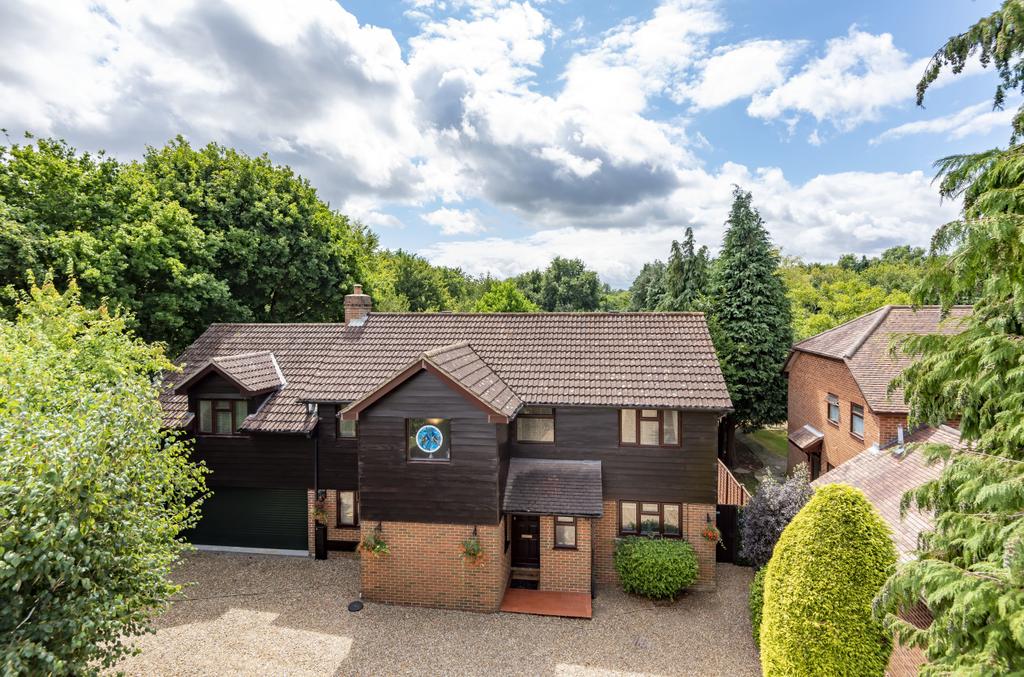 Swanwick Lane, Swanwick, Southampton... 5 bed detached house £900,000