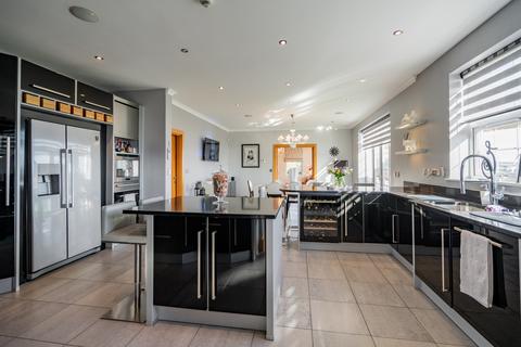 1 Clos Aaron, Ynystawe, Swansea, SA6 5AS