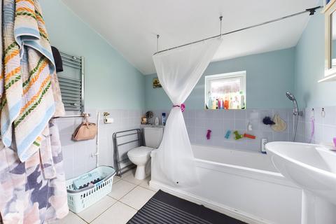 77 Great Western Road, Gloucester, GL1 3PZ