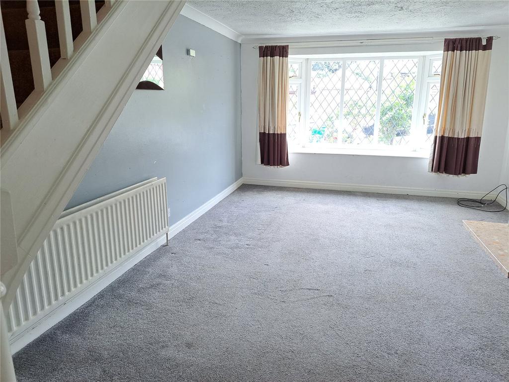 Charnwood Bank, Batley, West... 3 bed semidetached house £800 pcm (£