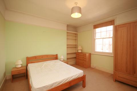 2 bedroom flat to rent, Queen's Club Gardens, W14