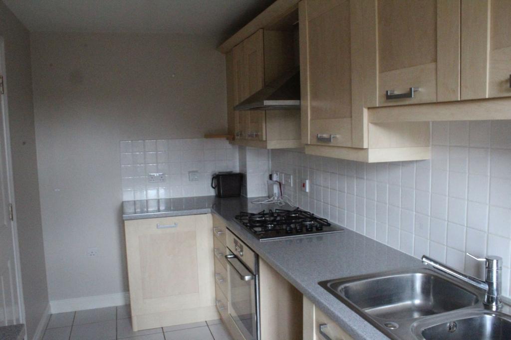 Packwood Close, Middlemore, Daventry NN11 8AJ 3 bed townhouse £895