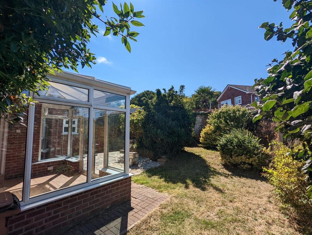 Rodwell Road, Weymouth 3 bed semidetached house £350,000