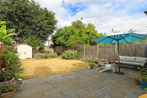 29 Clayton Crescent, Brentford, TW8 9PT