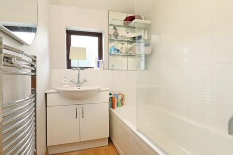 29 Clayton Crescent, Brentford, TW8 9PT