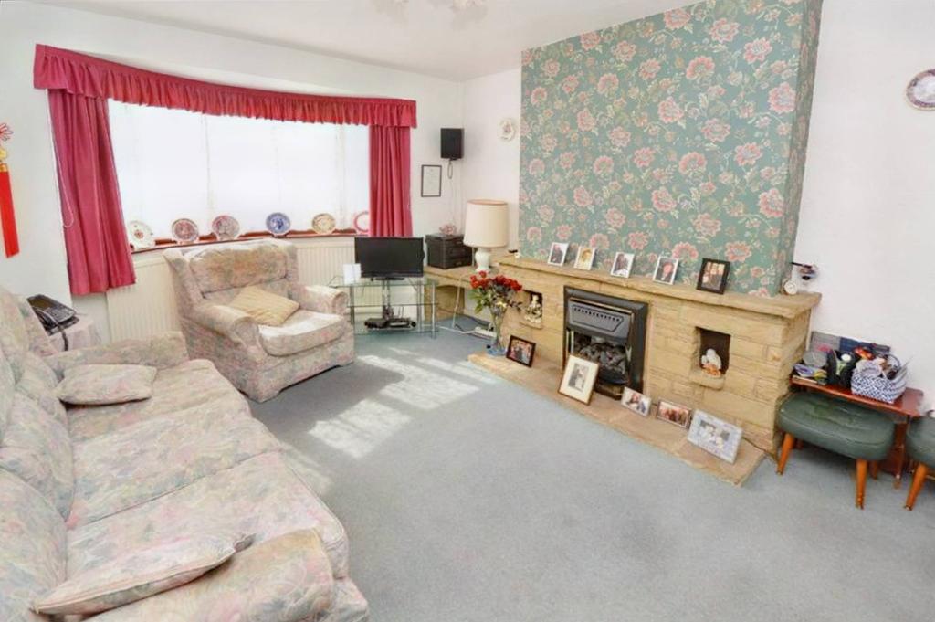 Jean Drive, Leicester LE4 3 bed semidetached house £950 pcm (£219 pw)