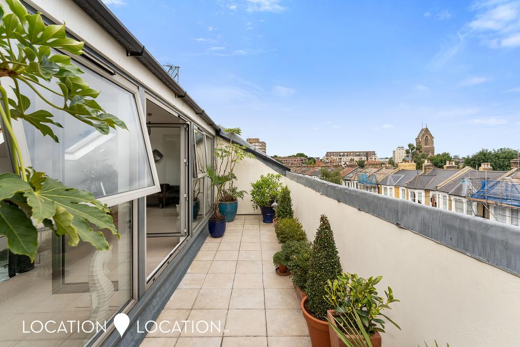 Pellerin Road, N16 3 bed flat £800,000