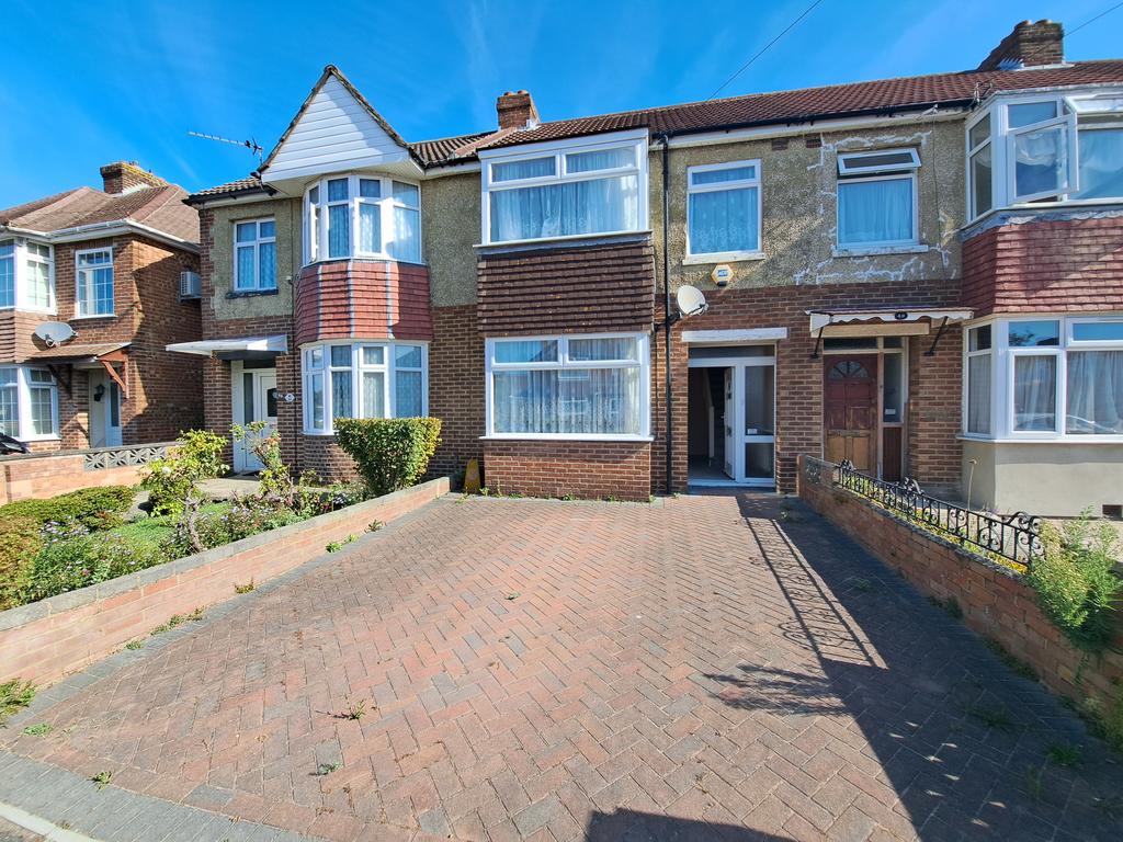 Dunkeld Road, Gosport PO12 3 bed terraced house £235,000