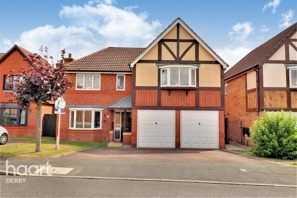 Hargreaves Close, Heatherton Village. 5 bed detached house £550,000