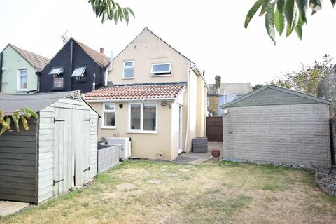 30 Castle Road, Clacton-on-sea, CO15 1JG