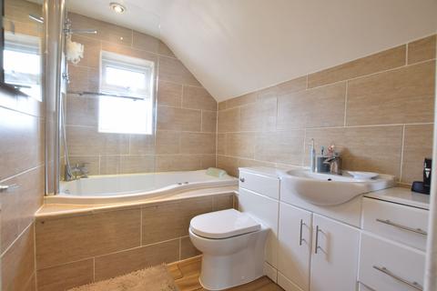30 Castle Road, Clacton-on-sea, CO15 1JG