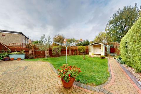 18 Gloucester Avenue, Northampton, NN4 8QE