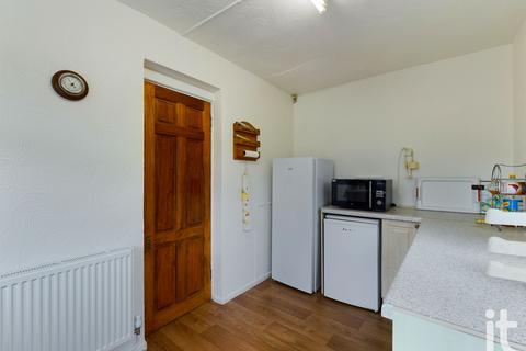 3 bedroom semi-detached house for sale - Parkside Close, High Lane, Stockport, SK6
