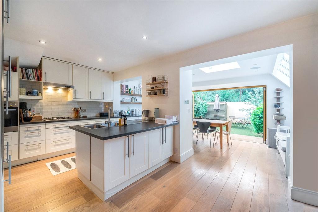 Boileau Road, Barnes, London 4 bed house £3,500 pcm (£808 pw)