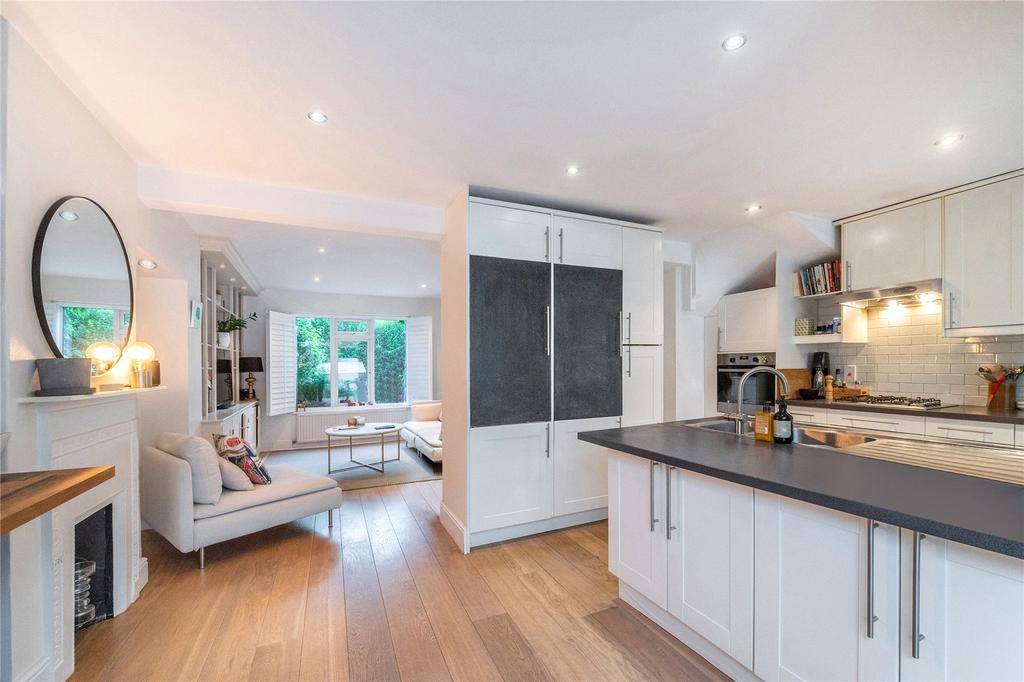 Boileau Road, Barnes, London 4 bed house £3,500 pcm (£808 pw)