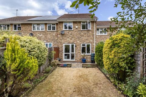 8 Albert Road, Bagshot, GU19 5QJ