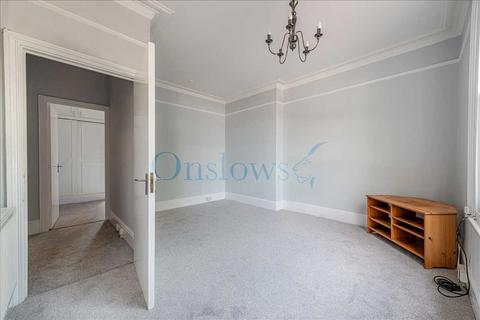 2 bedroom apartment to rent, Warwick Gardens, London