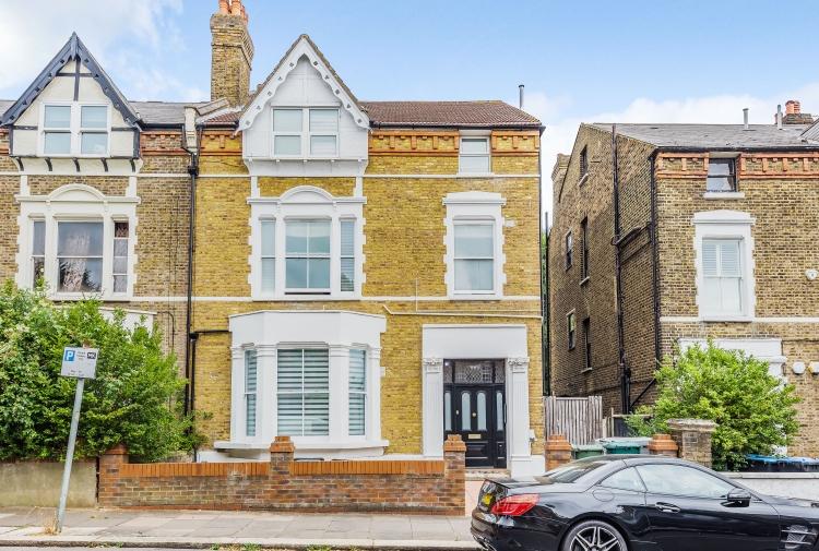 Exeter Road London NW2 Studio £1,150 pcm (£265 pw)