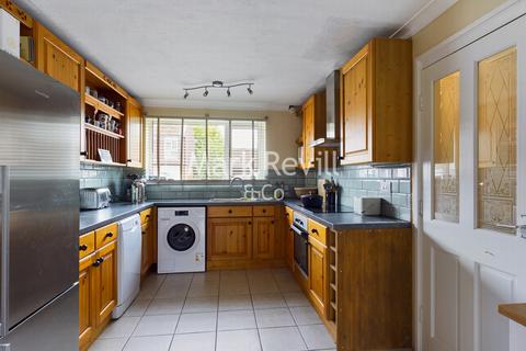 37 Challoners, Horsted Keynes, Haywards Heath, RH17 7DU