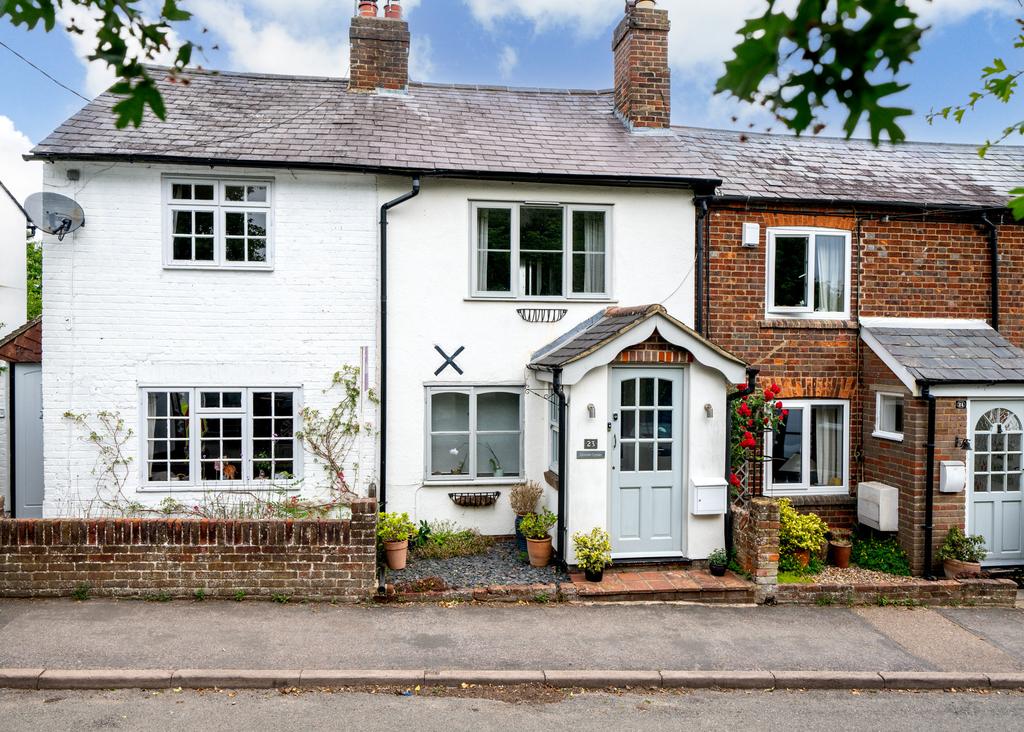 The Front, Potten End HP4 2 bed cottage for sale £450,000