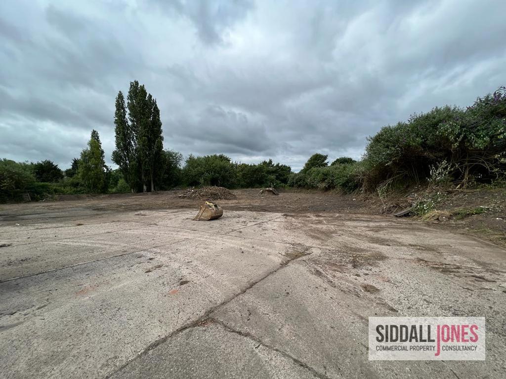 Woods Lane, Cradley Heath, West Midlands, B64 7AN Land £300,000