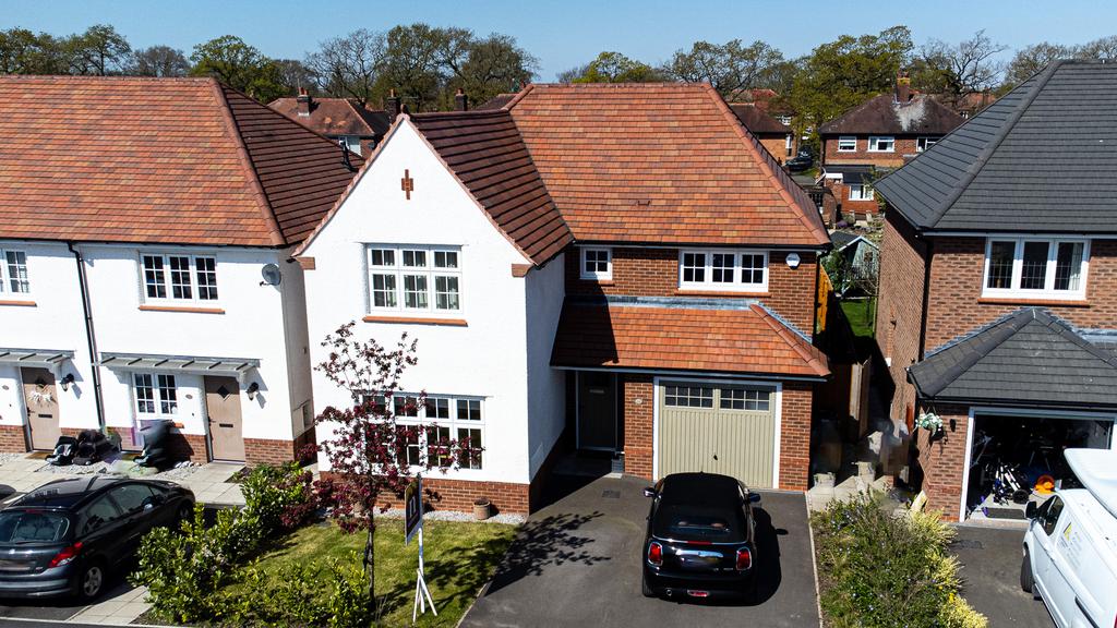 Paddock Road, Sandbach, CW11 4 bed detached house £1,600 pcm (£369 pw)