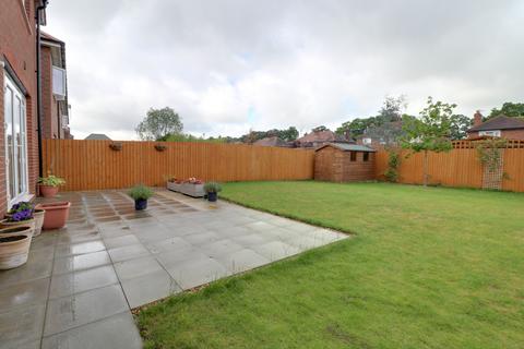 4 bedroom detached house to rent, Paddock Road, Sandbach, CW11