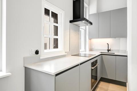 Studio to rent, Duck Lane, Soho, W1F