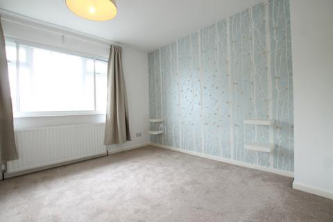 3 bedroom townhouse to rent, Bridge Wood Close, Horsforth, Leeds, LS18