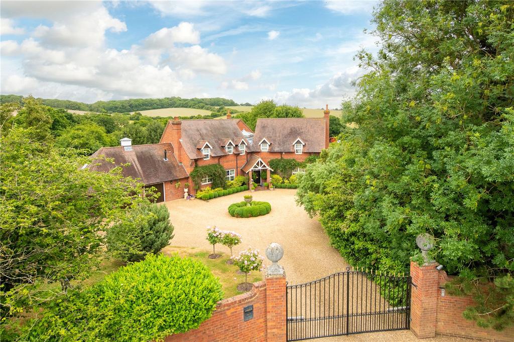 Lilley Bottom, Lilley, Luton... 5 bed equestrian property for sale £