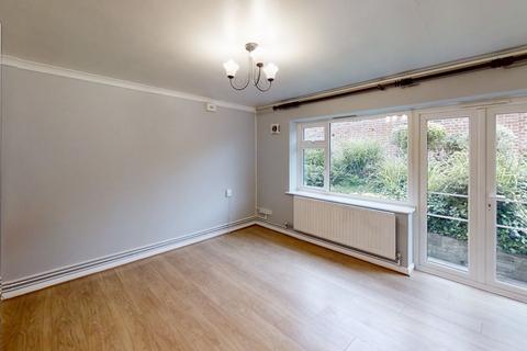 2 bedroom apartment for sale, West Road, Holy Trinity, GU1