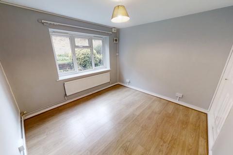 2 bedroom apartment for sale, West Road, Holy Trinity, GU1