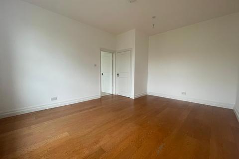 51c Mattock Lane, London, W13 9NS