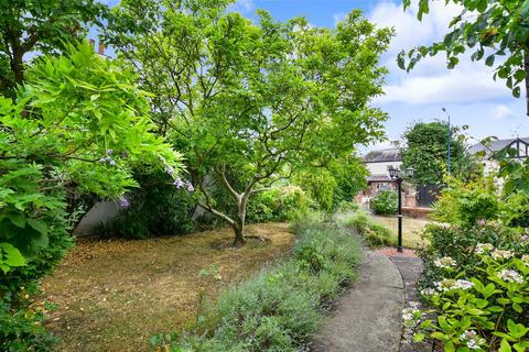 230 Singlewell Road, Gravesend, DA11 7RE