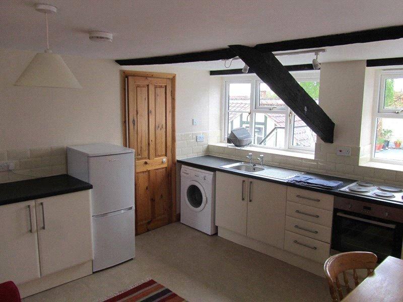 Kitchen/Lounge Area