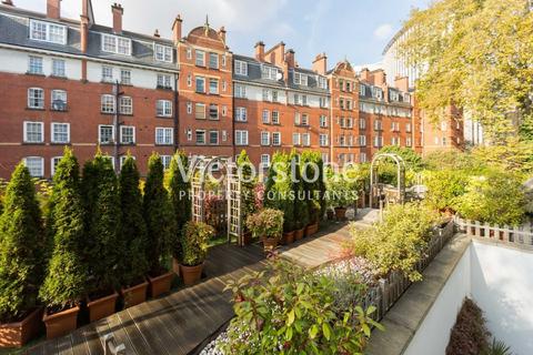 Studio to rent, Cartwright Gardens, Bloomsbury, London, WC1H
