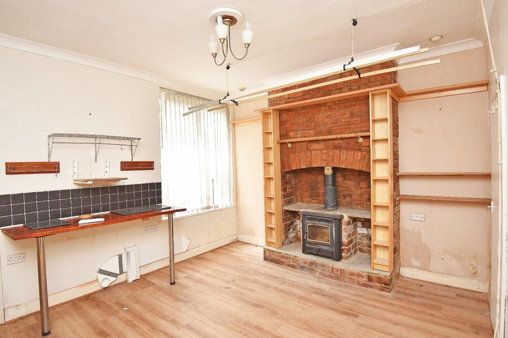 Burke Street, Harrogate 2 bed terraced house £200,000