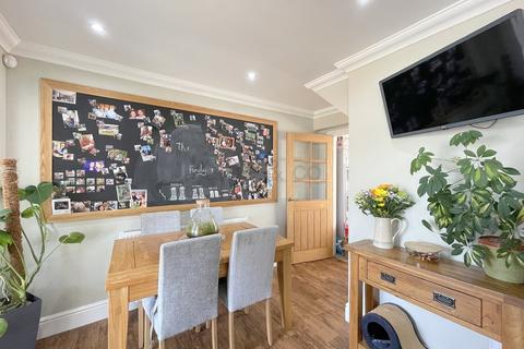 10 Beverley Close, Lowestoft, NR33 8QQ