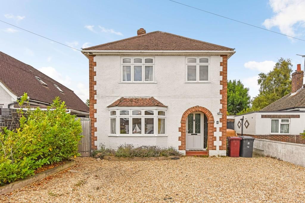 6 Westmead Road, Fishbourne 4 bed detached house for sale £650,000