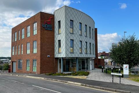 Office to rent - 2nd Floor, 140 Broad Street, Hanley, Stoke-on-Trent, ST1 4HP