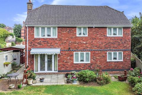 4 bedroom detached house for sale - Orchid Close, Swindon