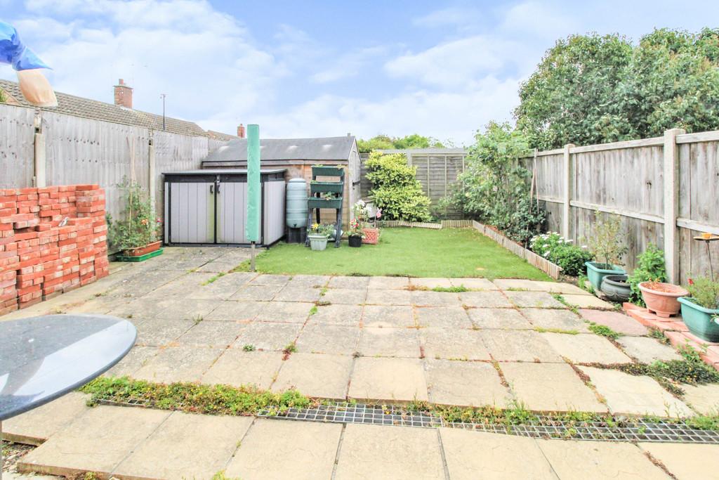 Atlas Road, Earls Colne, CO6 2LX 3 bed terraced house £300,000