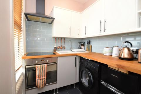 9b Brent Road, London, SE18 3DR