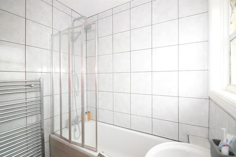 9b Brent Road, London, SE18 3DR