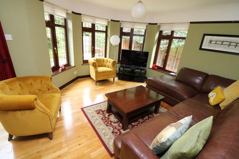 19 Budebury Road, Staines, TW18 2AZ