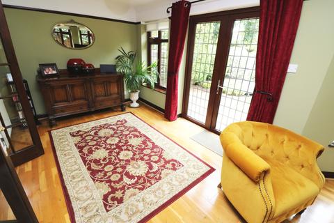 19 Budebury Road, Staines, TW18 2AZ